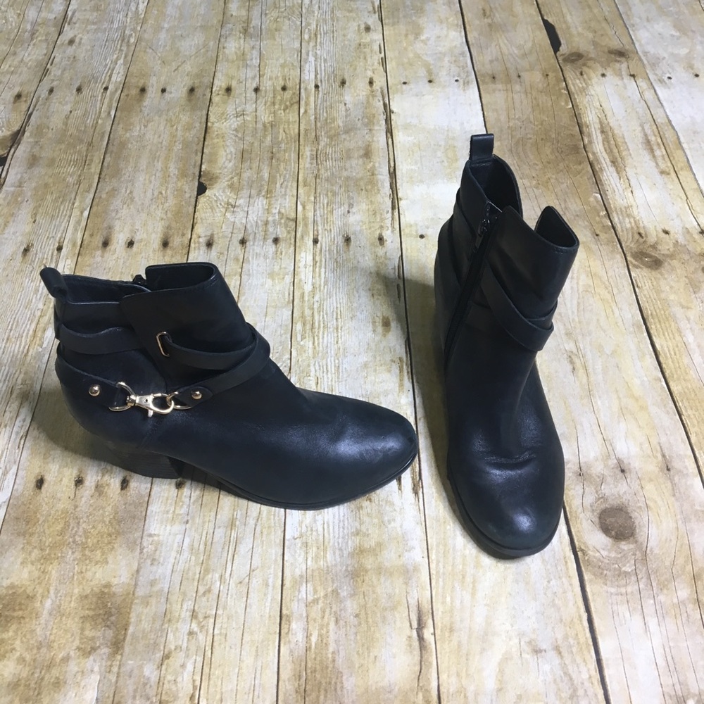 Aldo black heeled ankle boots. size 8